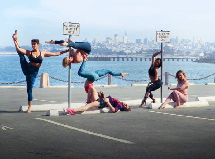 “Strip Down, Rise Up”, rinascere con la Pole Dance. A San Maurizio, una serata di libertà, forza e consapevolezza